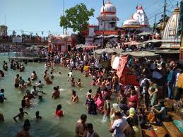 माघ पूर्णिमा पर लाखों लोगों ने किया गंगा स्नान