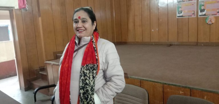 मेरी पार्टी के होल्डिंग पोस्टर हटा रही सरकार:भावना पाँन्डे