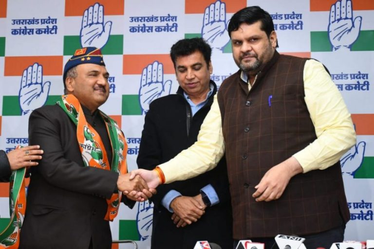 रिटा. मेजर जनरल सी.के. जखमोला आम आदमी पार्टी छोड़ कांग्रेस में शामिल