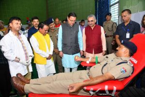पीएम मोदी के जन्मदिन के अवसर पर पुलिस लाईन में लगा रक्तदान शिविर, सीएम धामी ने की शिरकत
