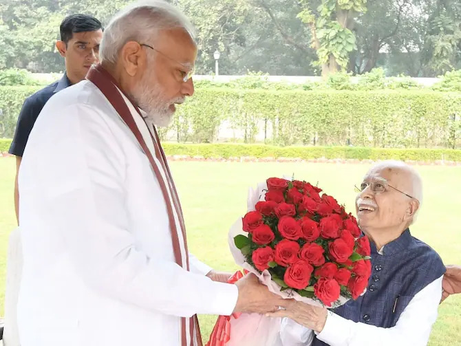प्रधानमंत्री मोदी ने लाल कृष्ण आडवाणी को उनके जन्मदिन पर दी बधाई