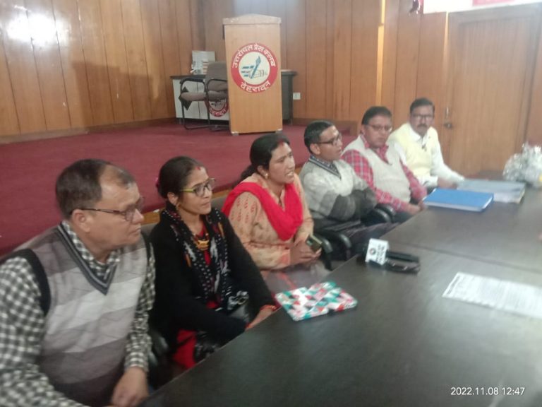 डी.एल. एड. प्रशिक्षितों का धरना समाप्त