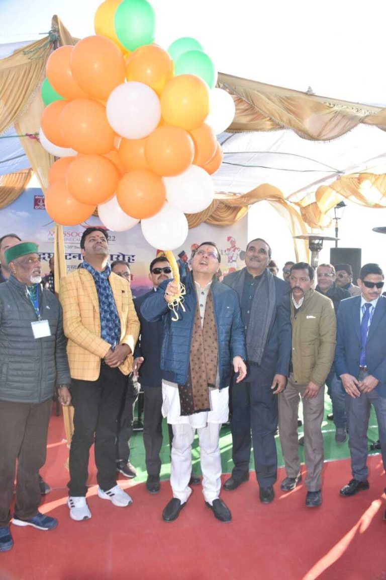 मसूरी विंटर कार्निवाल: सीएम धामी ने साइकिल रैली का किया शुभारंभ