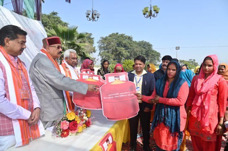 हरिद्वार जनपद के 33 हजार 129 लोगों को मिलेगा अन्त्योदय निःशुल्क गैस रिफिल योजना से लाभ: महाराज