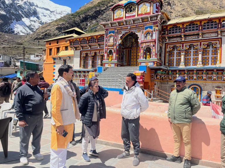 बीकेटीसी अध्यक्ष अजेन्द्र अजय ने पहुंच लिया यात्रा व्यवस्थाओं का जायजा