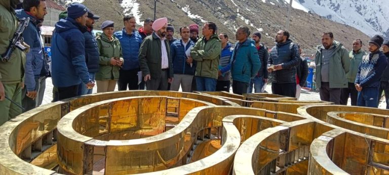 सीएस संधू ने केदारनाथ पहुंच लिया निर्माण कार्यों का जायजा