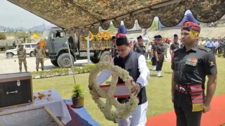आतंकवादियों के साथ मुठभेड़ में उत्तराखण्ड का लाल शहीद, सीएम ने दी श्रद्धाजंलि