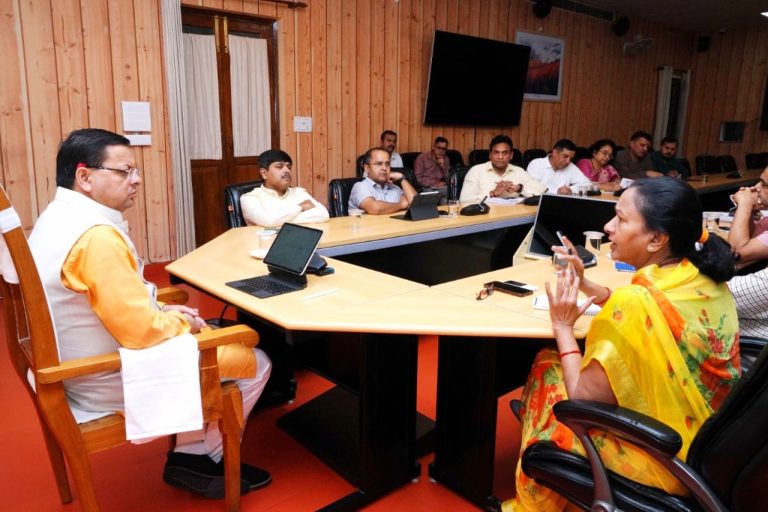 मुख्यमंत्री ने गर्भवती महिलाओं के स्वास्थ्य की देखभाल को लेकर अधिकारियों को दिये अहंम निर्देश