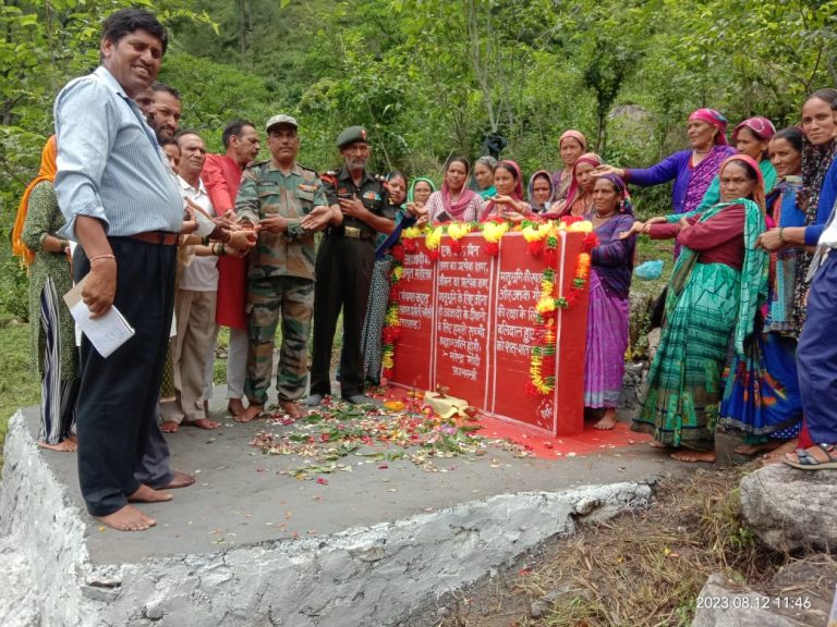 मेरी माटी, मेरा देश के अन्तर्गत ग्राम पंचायत कठूड़ में हुआ सेवानिवृत्त सैनिकों का सम्मान