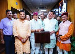 वित्त मंत्री ने सदन में पेश किया 11,321 करोड़ का अनुपूरक बजट