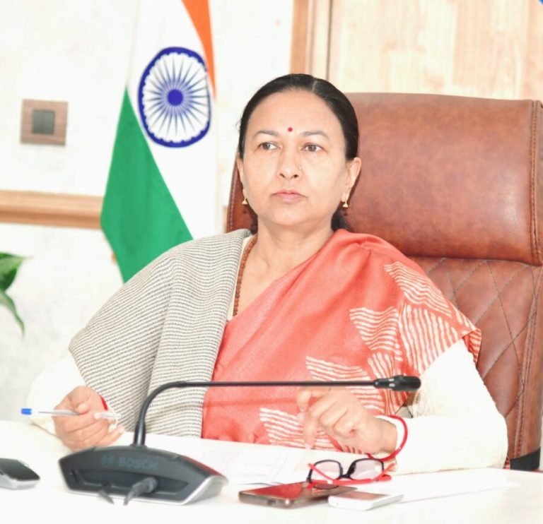 अपर मुख्य सचिव राधा रतूड़ी ने की मुख्यमंत्री की घोषणाओं पर प्रगति समीक्षा