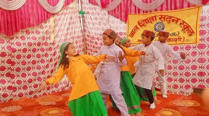 परेड ग्राउंड में ध्वजारोहण कार्यक्रम,निकाली गयी झांकिया