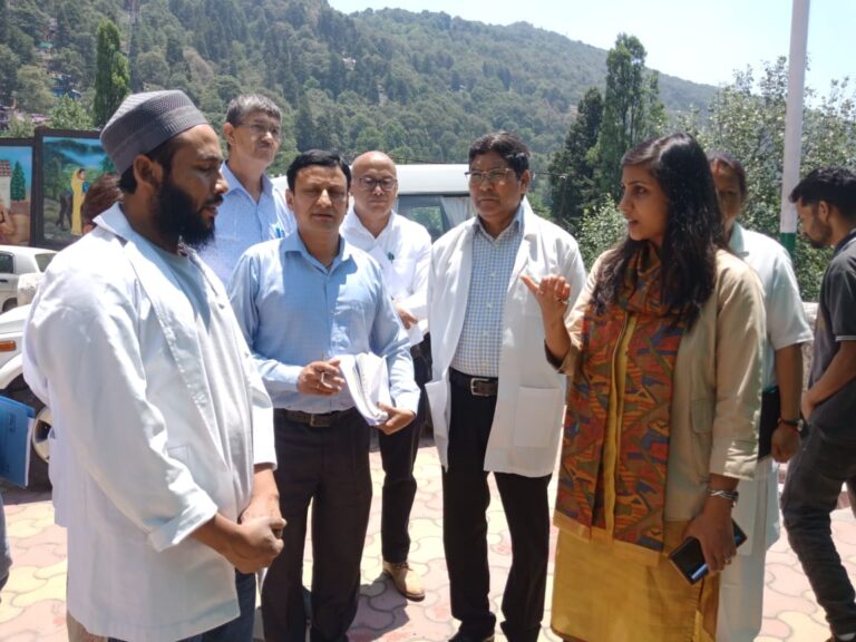 मिशन निदेशक NHM स्वाति एस भदौरिया ने किया नैनीताल जनपद का दौरा, कई स्वास्थ्य इकाइयों का किया औचक निरीक्षण