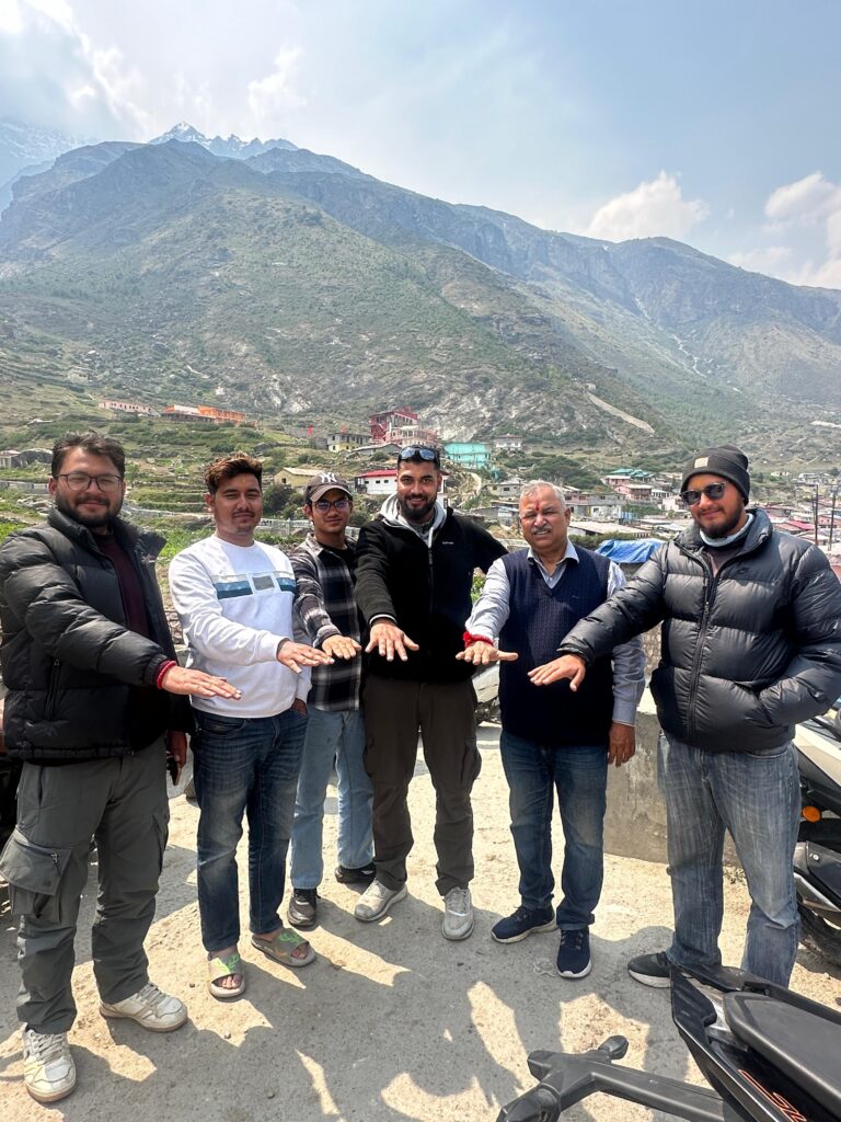 भारतीय रैड क्रास सोसाइटी और राज्य आंदोलनकारी मोहन खत्री ने रक्तदान के प्रति श्रद्धालुओं और स्थानीय निवासियों को किया जागरूक