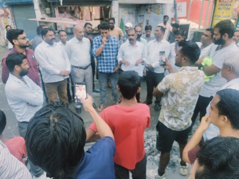 दलित उत्पीड़न के खिलाफ सरकार का पुतला फूंका 