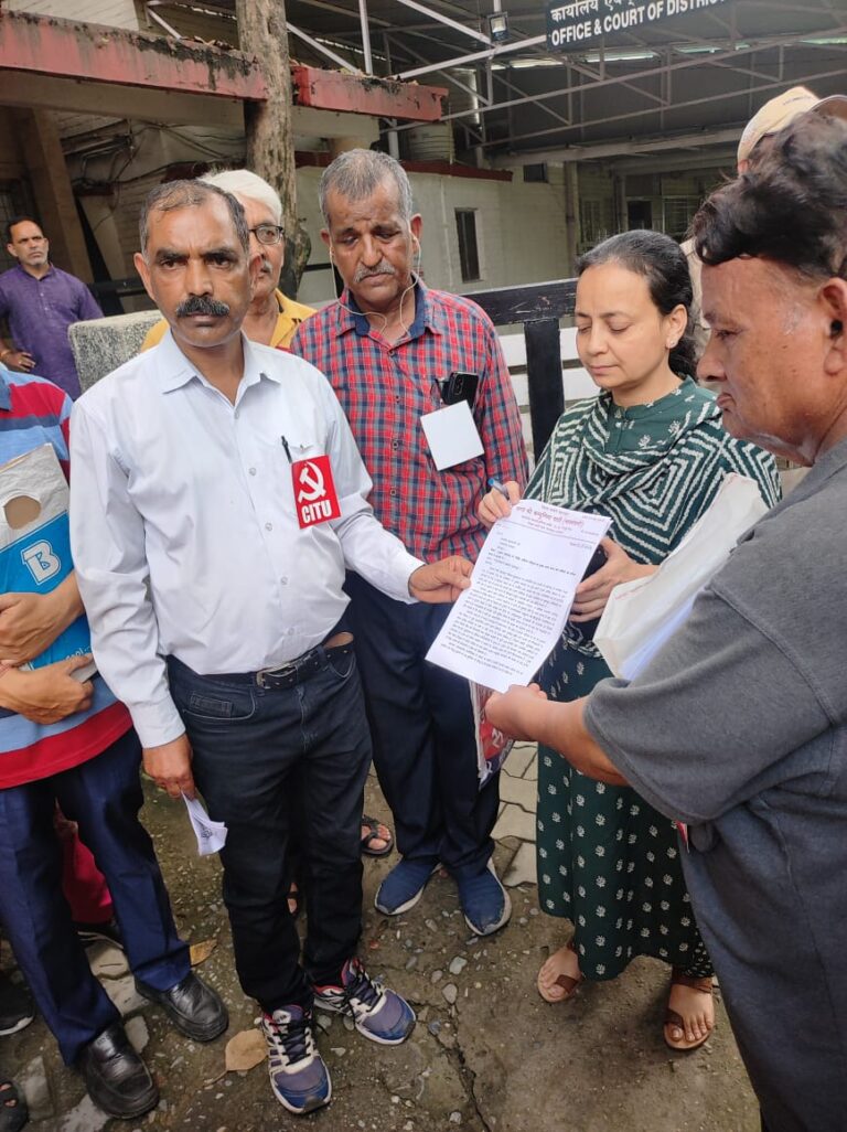 सुभाई जोशीमठ के दलित उत्पीड़न के दोषियों के खिलाफ कार्यवाही की मांग को लेकर उपजिलाधिकारी को सौंपा ज्ञापन 