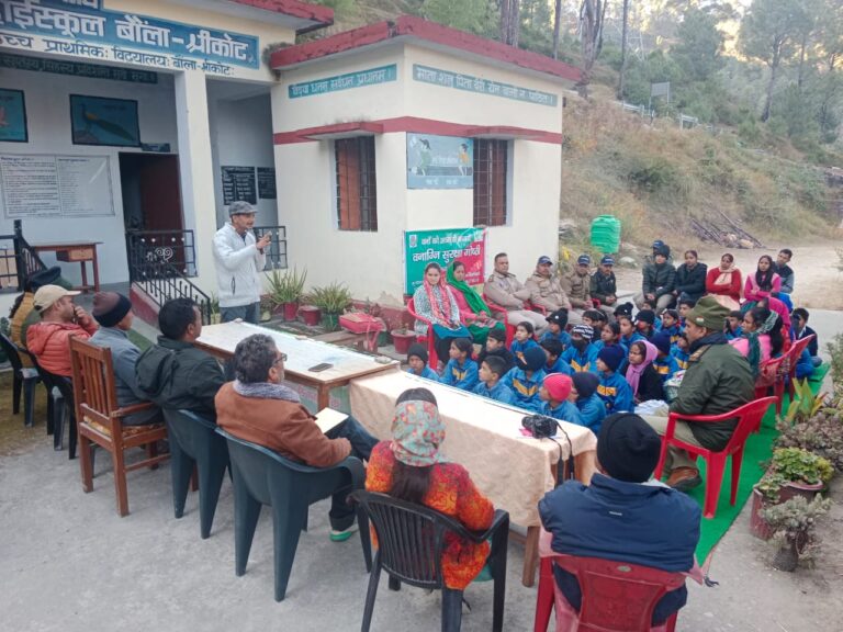 वनाग्नि की रोकथाम के लिए आयोजित की जनजागरण एवं अध्ययन यात्रा, पत्रकार, समाजसेवी,शिक्षक और स्थानीय ग्रामीण ले रहे भाग