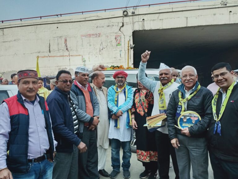 देहरादून से आप विधानसभा टीम ने दिल्ली के करावल नगर विधानसभा में किया प्रचार