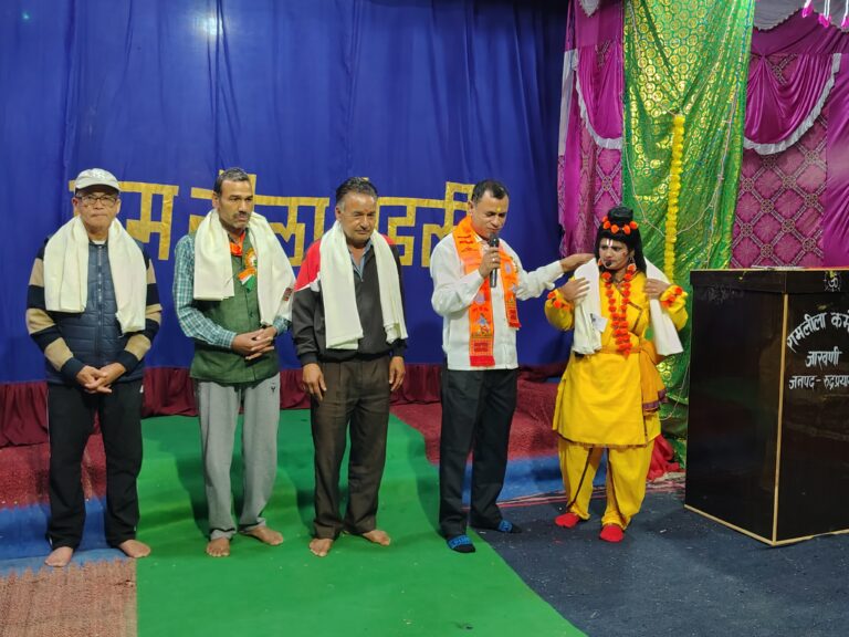 तल्ला नागपुर के जाखणी गांव में दसवें दिवस में राम रावण युद्ध का हुआ भव्य मंचन