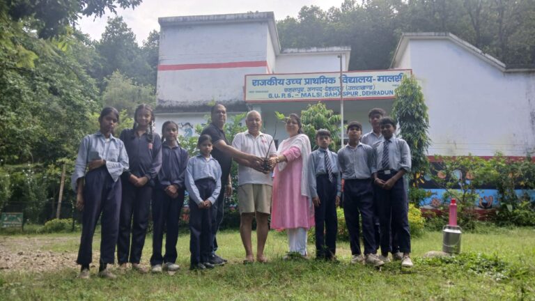 धराली आपदा के मृतकों की याद में सहसपुर के विद्यालय में वृहद वृक्षारोपण