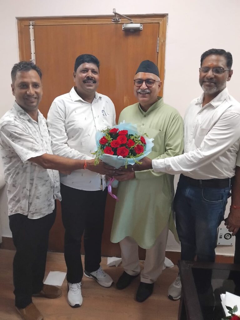 देहरादून में शहीदों के नाम रक्तदान शिविर का आयोजन, नागरिकों ने किया स्वेच्छा से रक्तदान