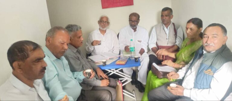 स्मार्ट मीटर के नाम पर जनता को लूटना बन्द करो, मुख्य सचिव को ज्ञापन भेजा 