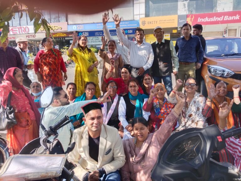 आंदोलनकारियों का सीएम आवास कूच, चिन्हीकरण की मांग पर बवाल, सौंपा ज्ञापन