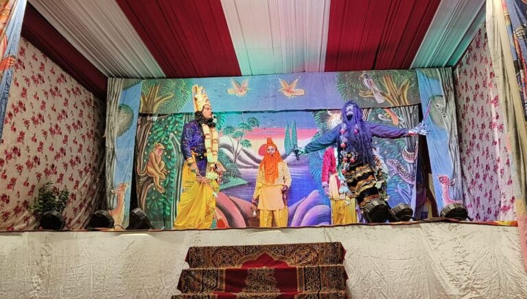“श्री बद्री केदार रामलीला समिति का अभिनव प्रयास – महिलाओं को मिला अपना मंच”