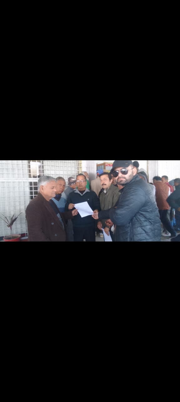 आन्दोलनकारी ज्योति अधिकारी की बिना शर्त तत्काल रिहाई की मांग को लेकर उपजिलाधिकारी के माध्यम से मुख्यमंत्री को ज्ञापन दिया