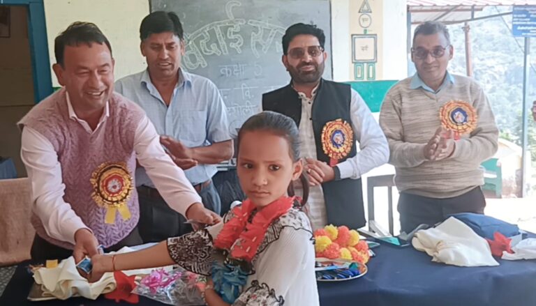 चमोली के विकासखँड दशोली में प्राथमिक विद्यालय का विदाई समारोह, नशा मुक्ति पर छात्रों को किया गया जागरूक