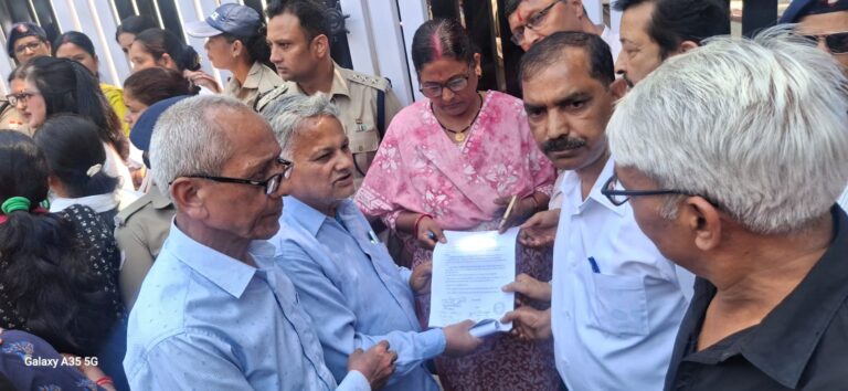 हरियाणवी गायक मासूम शर्मा के खिलाफ कार्रवाई की मांग तेज, डीएम-एसएसपी को सौंपा ज्ञापन