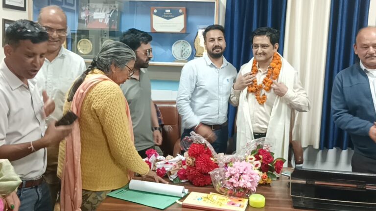 उत्कृष्ट सेवा पर चिकित्सा कर्मियों को मिला सम्मान