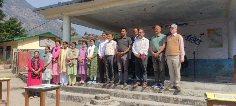 गोपेश्वर में चिपको आंदोलन की 54वीं वर्षगांठ पर गोष्ठी, छात्रों को दी गई पर्यावरण संरक्षण की सीख