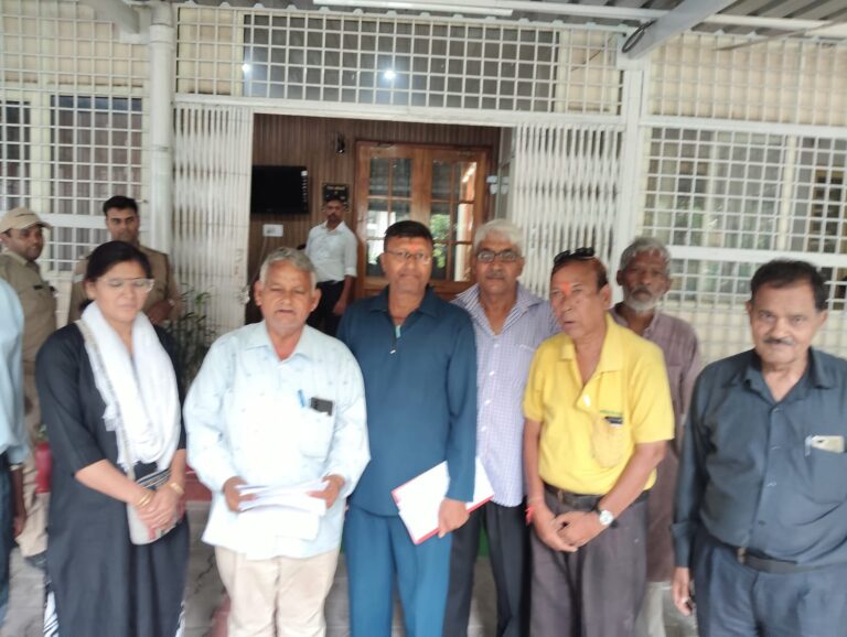 छात्रों पर पुलिस कार्रवाई के विरोध में राष्ट्रपति के नाम सौंपा ज्ञापन, छह मांगें रखीं