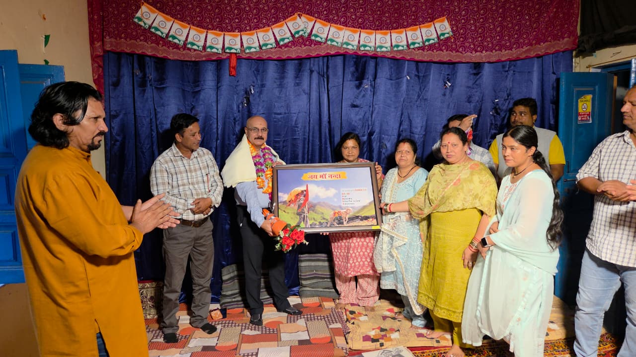 मुख्य चिकित्सा अधिकारी डॉ. राजीव पाल का अक्षत नाट्य संस्था में भव्य स्वागत, कलाकारों ने दी शानदार प्रस्तुतियाँ
