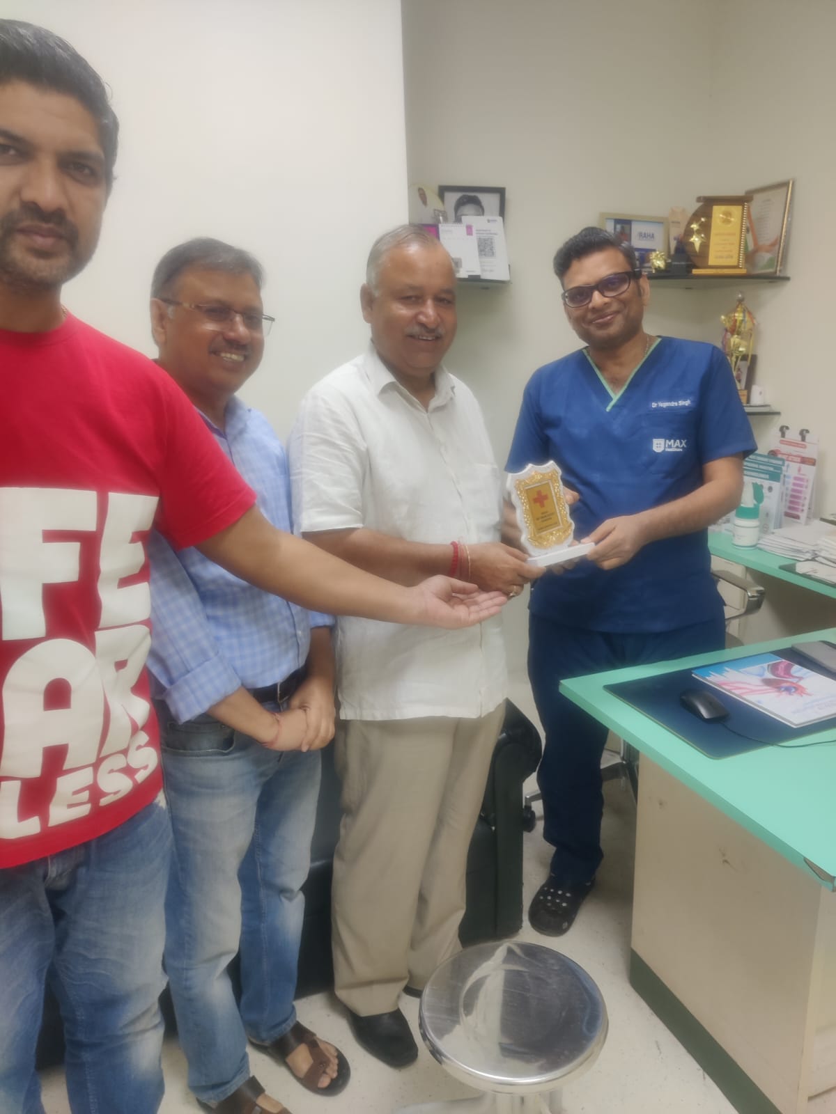 विश्व हृदय दिवस पर हार्ट विशेषज्ञ डॉ. योगेन्द्र सिंह सम्मानित